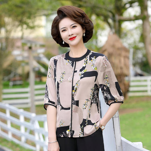 YCE 68592雪纺小衫上衣洋气阔太太印花中袖T恤 商品图1