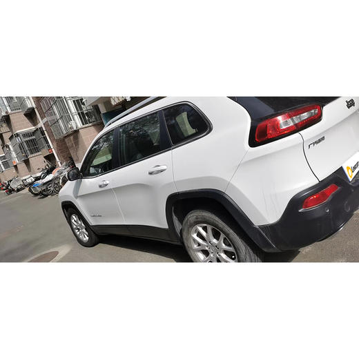 Jeep 自由光 2.4L 领先版 【长租-北京】 商品图2