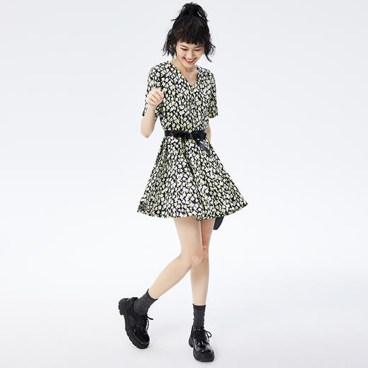 水云间22年夏日常周末碎花复古清新连衣裙12220892 商品图3