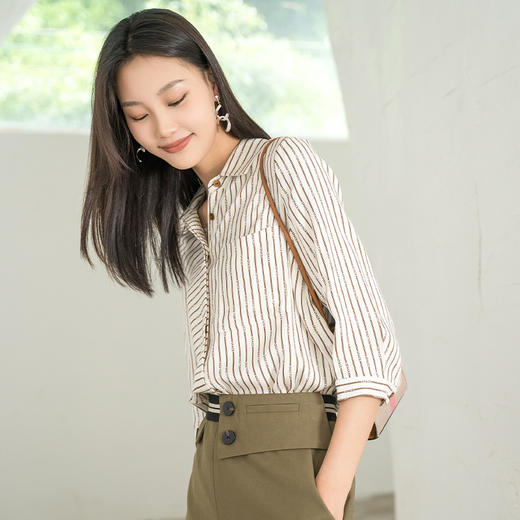 水云间22年夏商旅系列梭织上衣12220711 商品图1