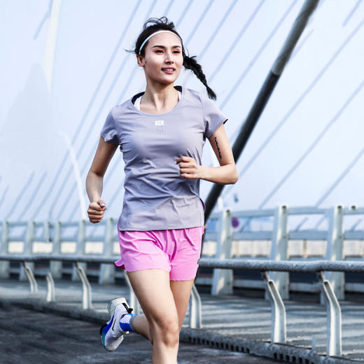 身体智慧 BODYWIT 女款 绝尘 快干通风窗短袖T恤 商品图4