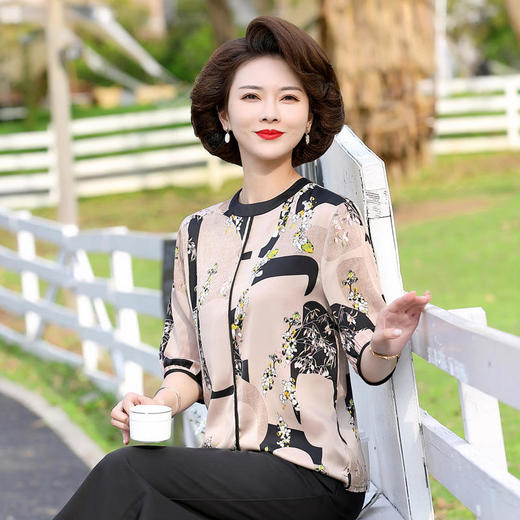 YCE 68592雪纺小衫上衣洋气阔太太印花中袖T恤 商品图0