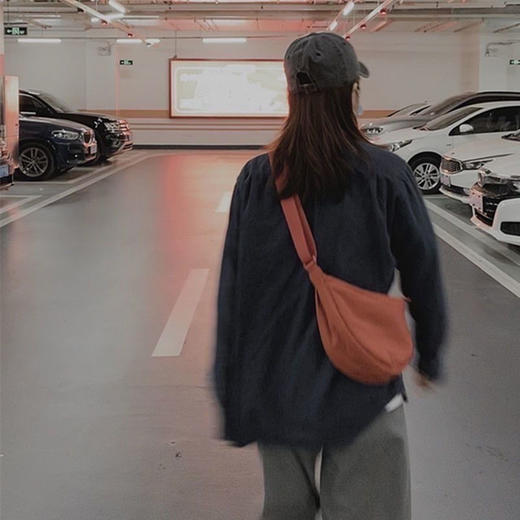 黛唯梵包包女休闲腋下包日系挎包情侣单肩斜挎包帆布饺子包 商品图4