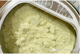  答疑丨一开罐就发现奶粉有结块？是质量问题吗？还能给宝宝喝吗？ 