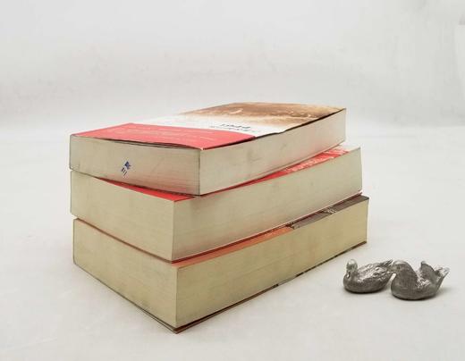 云南抗战三部曲：《1944：龙陵会战》《1944：松山战役笔记》《1944：腾冲之围》，余戈著，三联书店2017年版，仅2400页，三册定价：263，售价130元。品相9成左右。 商品图2