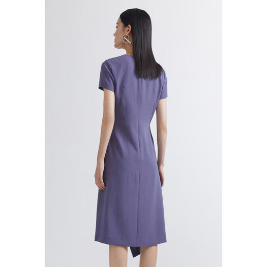 INSUN恩裳2022夏新品时尚轻盈不对称下摆凉感通勤都市风连衣裙9C32205096 商品图3