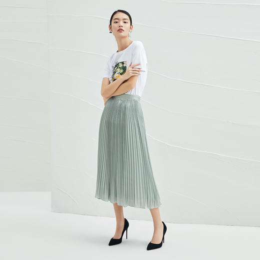 EITIE爱特爱夏季新款时尚百搭打底舒适弹力圆领印花T恤女6502201 商品图3