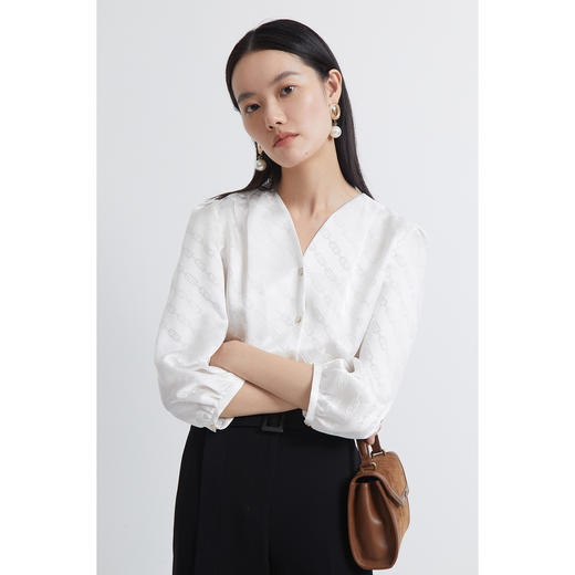 INSUN恩裳2022夏季新品时尚印花光泽感舒适简约百搭真丝衬衫女9C32230120 商品图1