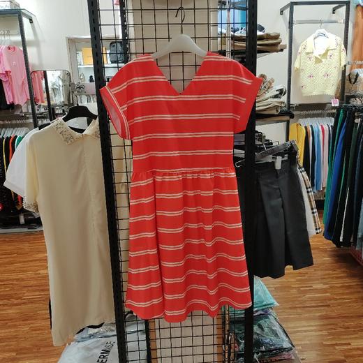 女条纹V领连衣裙 商品图0