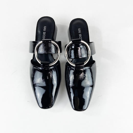 IUIU SECOND 春夏时尚圆环饰扣漆皮穆勒拖U29AH13651 商品图1