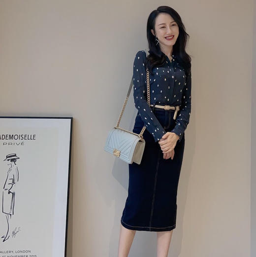 不费力的时尚”牛仔半裙 搭配单品 建议两色入手J9353788颈袖添香 商品图8