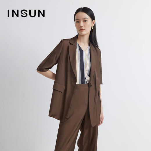 INSUN恩裳2022夏季新品微斜纹肌理感凉爽透气通勤西装外套9C32210070 商品图0