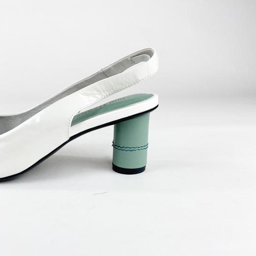 IUIU SECOND 春夏简约牛漆皮方头粗跟后空凉鞋U29AH15681 商品图4