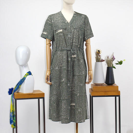 FOCALS福柯斯夏季桑蚕丝V领短袖字母印花中长款连衣裙FRRBX225GM 商品图0