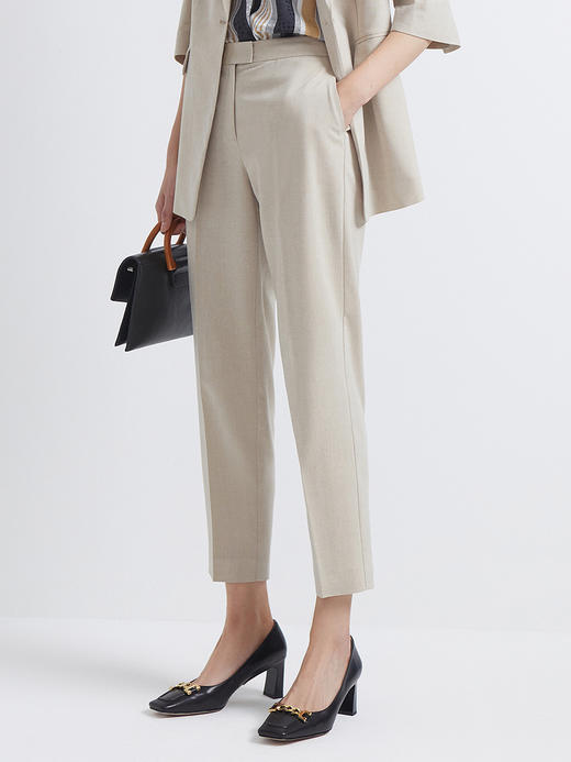 INSUN恩裳2022夏新品舒适麻感肌理百搭小脚西装裤9C32220030 商品图1