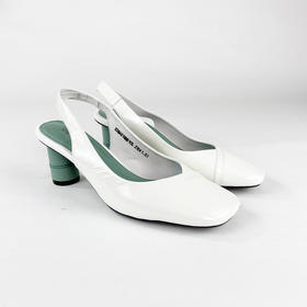 IUIU SECOND 春夏简约牛漆皮方头粗跟后空凉鞋U29AH15681