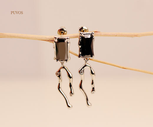  预售|PUWOS普沃斯 时尚优雅气质小众设计5A镶嵌不规则耳钉 .潮快闪[福利品] 商品图4