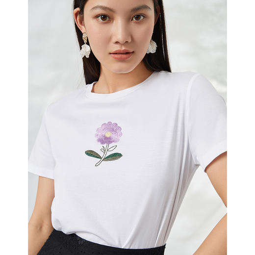 EITIE爱特爱夏季新款时尚百搭打底舒适弹力圆领印花T恤女6602302 商品图2