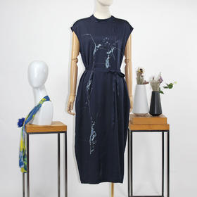 FOCALS福柯斯夏季桑蚕丝圆领无袖印花中长款连衣裙FRRBX162BV