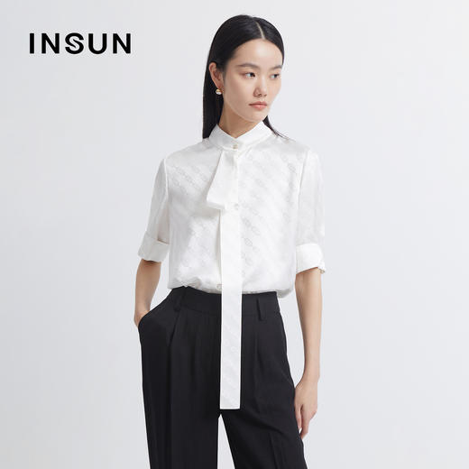 INSUN恩裳2022夏季新品时尚立领飘带设计线条感印花真丝衬衫女9C32230190 商品图0