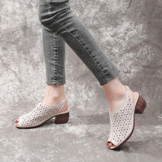 时尚百搭，平稳坡跟凉鞋 镂空鱼嘴套脚鞋软底头层软牛皮洞洞鞋GL6886 商品图2