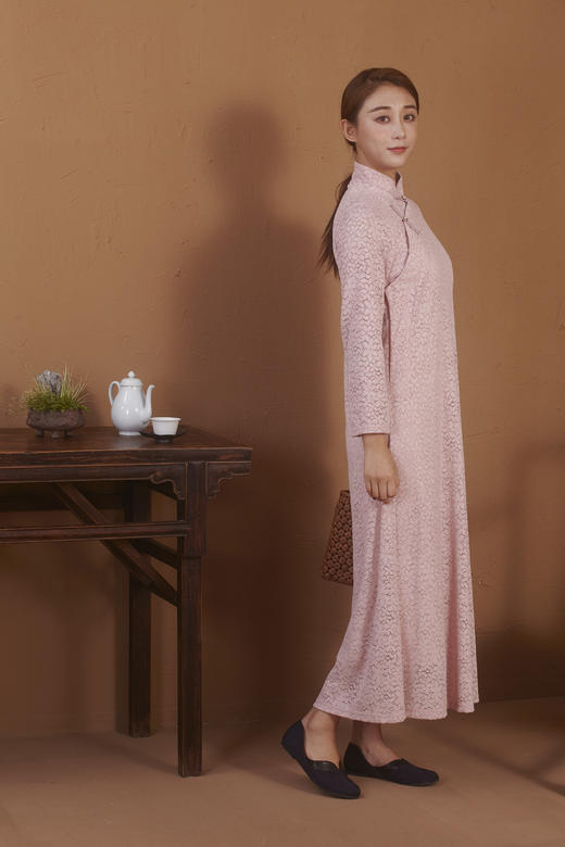 【漫物记】 蕾丝平肩长袖粉色A版改良旗袍 商品图6