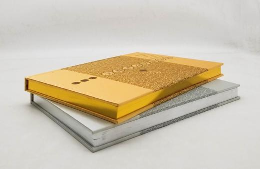 《长沙地区文物精华：民藏卷》，16开，精装函套版，长沙市文物局等编，湖南美术出版社2010年版，定价580，售价98元，非偏远地区包邮。

本书是长沙市博物馆于2009年举办的长沙首届民间收藏精品展的 商品图2