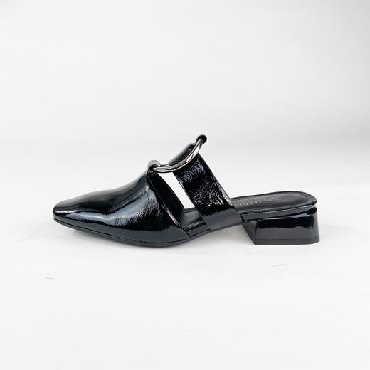 IUIU SECOND 春夏时尚圆环饰扣漆皮穆勒拖U29AH13651 商品图4