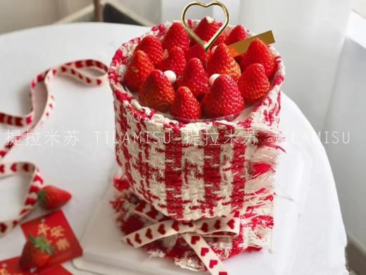 网红草莓小香风蛋糕1磅6寸E5 商品图0