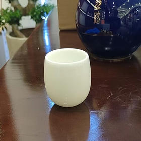 羊脂玉龙蛋杯