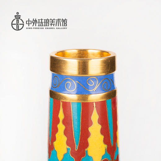 故宫六珍之《缠枝莲纹直颈瓶》 商品图4