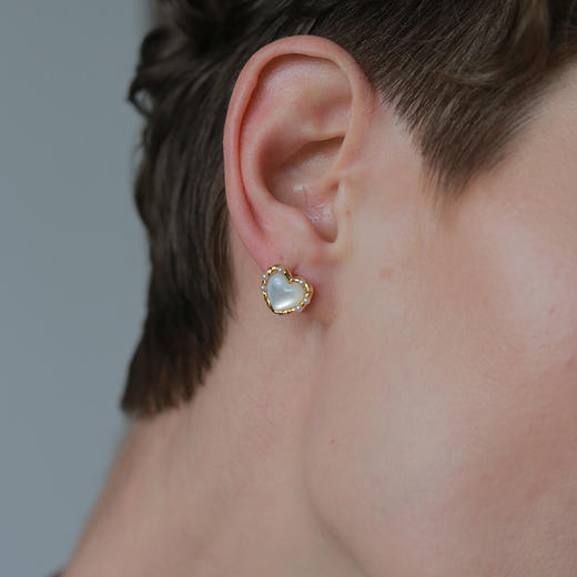 Love Note 情书系列 |  情书白贝耳钉 商品图1