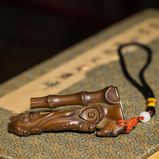 清 黄杨木雕一鸣惊人挂件 商品图4