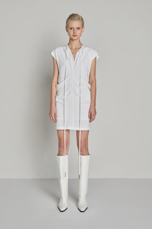 压褶V领鱼尾短款连衣裙 商品图0