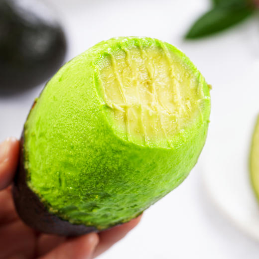 云南牛油果     香滑似奶酪颊齿间尽留淡淡脂香 准妈妈、宝宝辅食、爱美人士必备品 森林奶油，营养丰富 商品图5