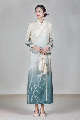 4F  LUOZHENG-罗峥华服 上衣/半裙