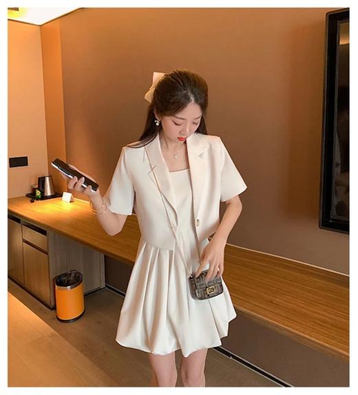 （清仓现货）【社群供W】 通勤韩系花苞套装 商品图4