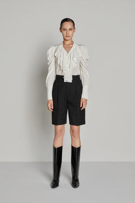 前胸花边泡泡袖衬衫