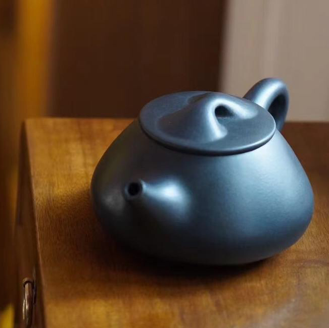 汉棠石瓢  作者：徐光    泥料：老紫泥焐灰