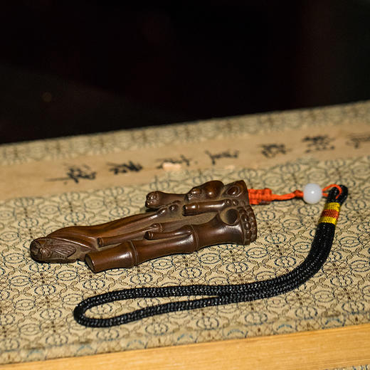 清 黄杨木雕一鸣惊人挂件 商品图0