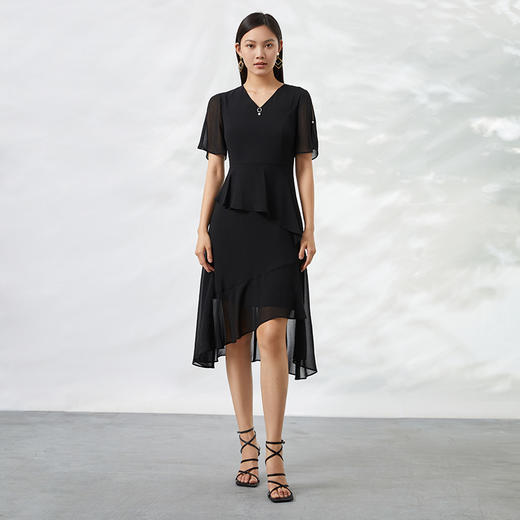 EITIE爱特爱夏季新款时尚气质通勤纯色显瘦v领收腰雪纺连衣裙B2207980 商品图5
