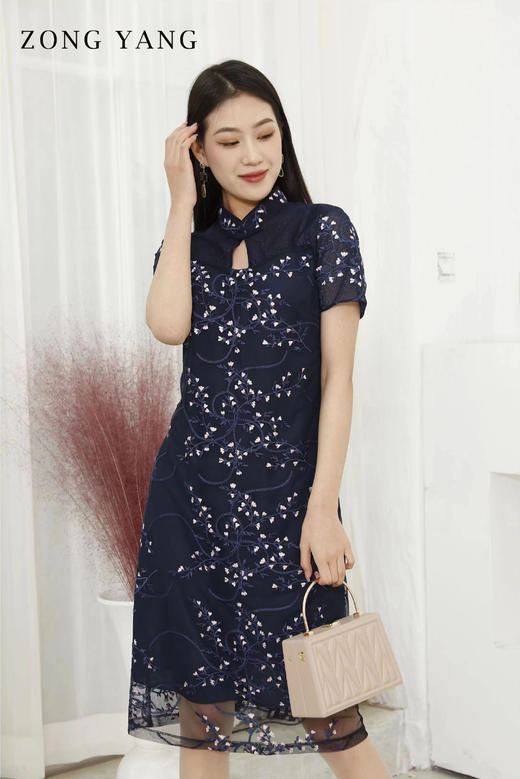 宗洋2022夏季新品修身款印花连衣裙BXL2ST8074-45 商品图1