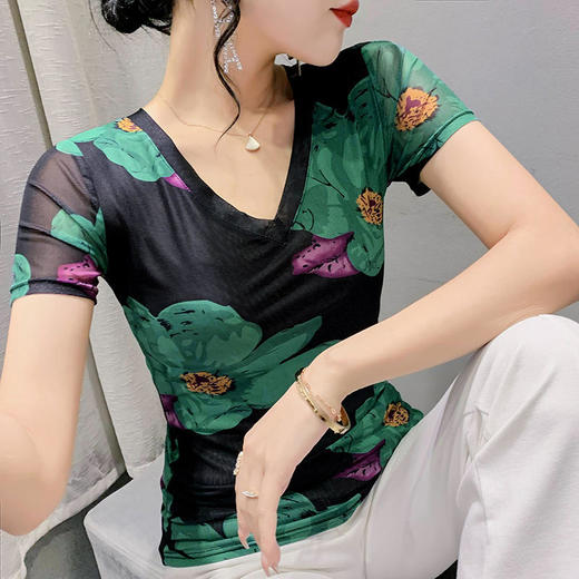 KQL A55F9881时尚纱网印花定位花V领修身显瘦洋气T恤上衣 商品图1