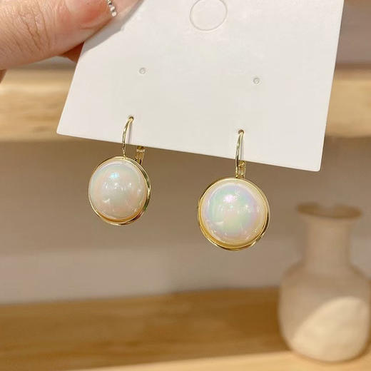 JU-F317新款甜酷风彩色珍珠耳环女感小众气质圆圈耳扣夏季款耳饰 商品图1