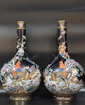 乌金釉珐琅彩吉祥如意胆瓶