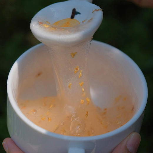 【正宗扬州古法手削纯藕粉】冲泡后的藕粉晶莹透明，口感嫩滑，带着淡淡藕的甘甜与清香，入口即化，是儿时记忆中的美味之一！260g/罐！【TJ-J仓】 商品图1