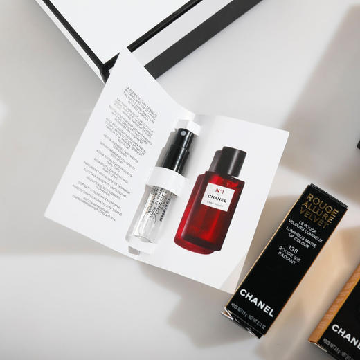 价值1150 520礼物 LES SYMBOLES DE C**L小香收藏家唇膏钢琴烤漆限量礼盒套装 狮子唇膏*257号，彗星唇膏*138号，山茶花唇膏*627号 送1号红水2.5ml小样一支 商品图7