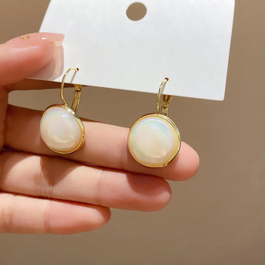 JU-F317新款甜酷风彩色珍珠耳环女感小众气质圆圈耳扣夏季款耳饰 商品图4