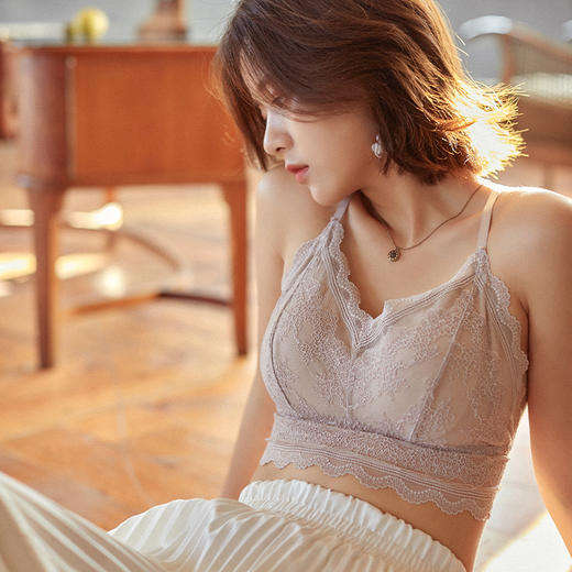 【超值2件装蕾丝内衣】SSEMMY新款蕾丝美背吊带，网红爆款超好看，蕾丝镂空V领小性感，小胸聚拢，调整型侧收副乳，防走光！ 商品图1
