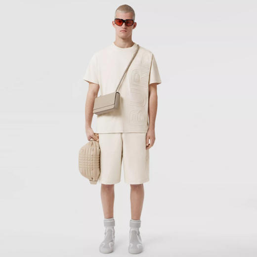 BURBERRY 巴宝莉 男士棉质字母徽标压花圆领短袖T恤 米黄 8050732 A4461 商品图3